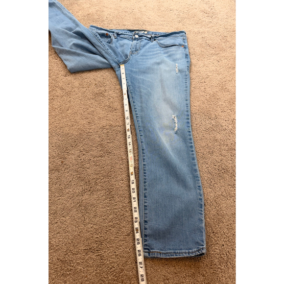 Women's Levi's Blue Distressed Boyfriend Jeans Sz 31 Minimalist 90s Inspired Y2K - Picture 8 of 16